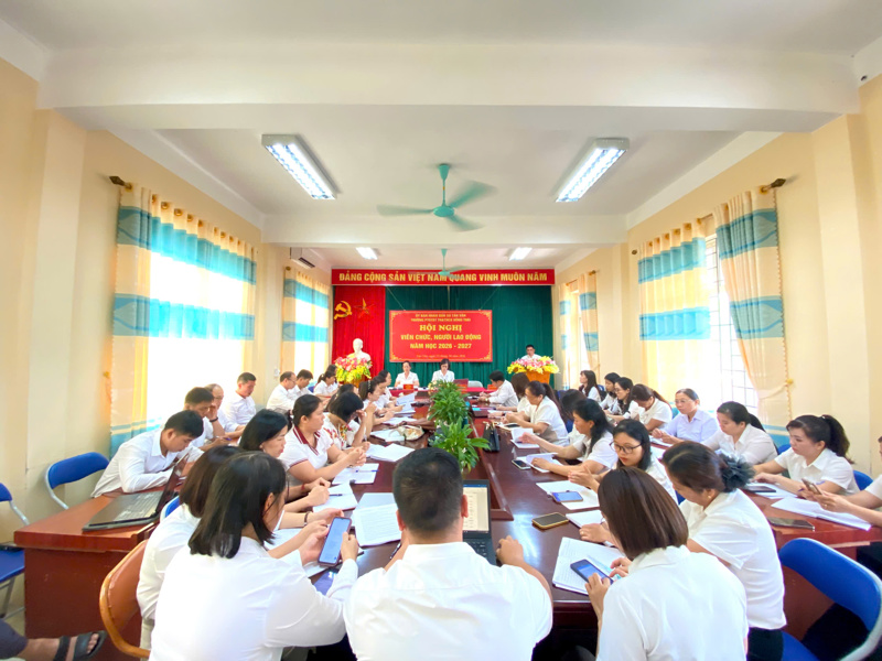 TRƯỜNG PTDTBT TH&amp;THCS HỒNG THÁI TỔ CHỨC THÀNH CÔNG HỘI NGHỊ VIÊN CHỨC, NGƯỜI LAO ĐỘNG NĂM HỌC 2026 - 2027